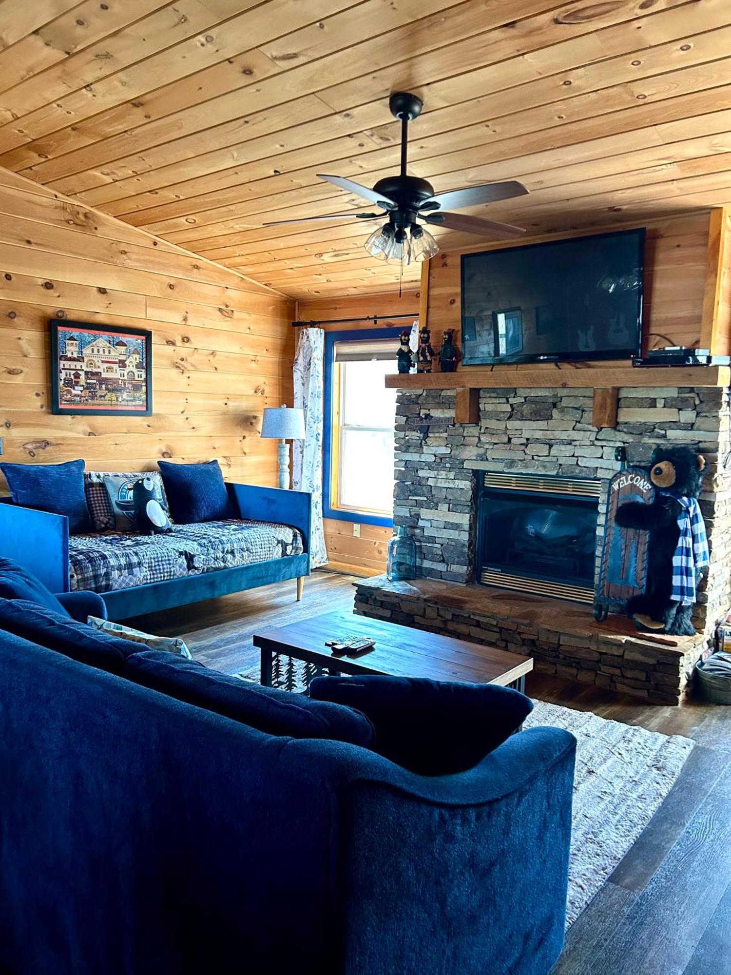 Blue Beary Delight Newly Renovated Near Everything Севьервилл Экстерьер фото